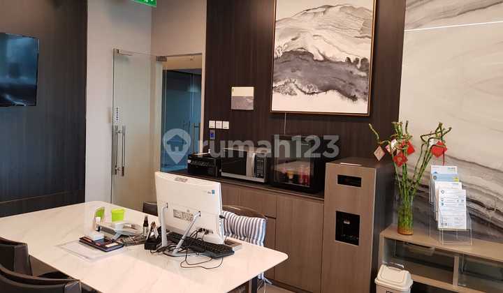 Disewakan office space world capital tower 117m2 fully furnished mega kuningan