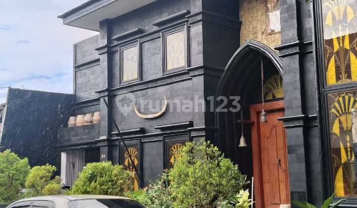 Nice 2-Story House Inside Gudang Peluru Housing Complex, in Tebet Area, South Jakarta Cash Only! Nice 2-Story House Inside Gudang Peluru Housing Complex, in Tebet Area, South Jakarta Cash Only!