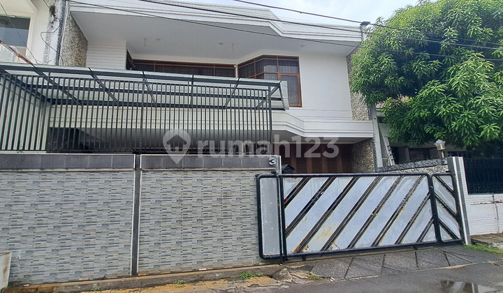 Rumah Mewah Siap Huni Daerah Tengah Kota Semarang (Brpd)