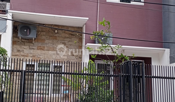 For Sale 2-Story House in Gading Ayu, Kelapa Gading with SHM For Sale 2-Story House in Gading Ayu, Kelapa Gading with SHM