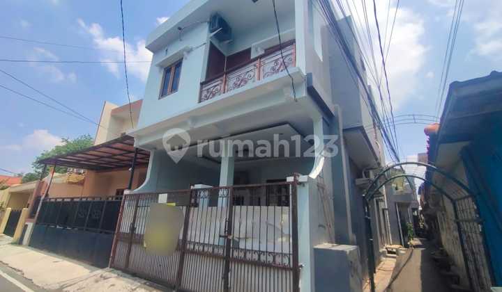 Dijual Rumah 2 Lantai, Siap Huni Di Cempaka Putih, Jakarta Pusat di Cempaka Putih SHM Bagus Rumah 2