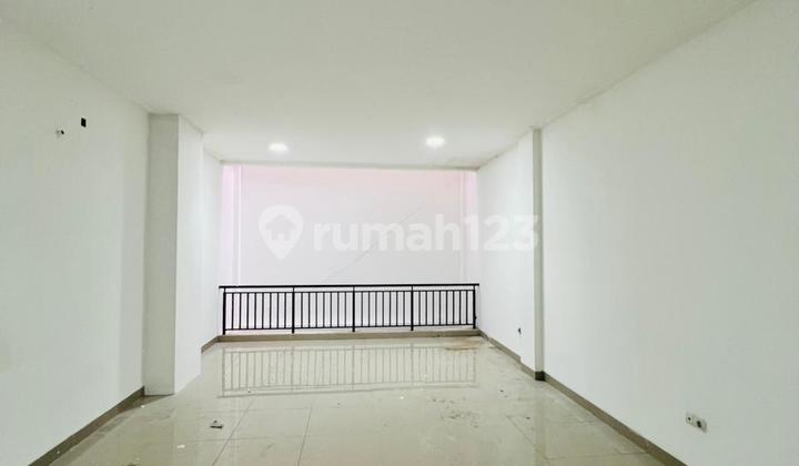 Disewakan Murah Rukan Pik2 Kosongan 3 Lantai