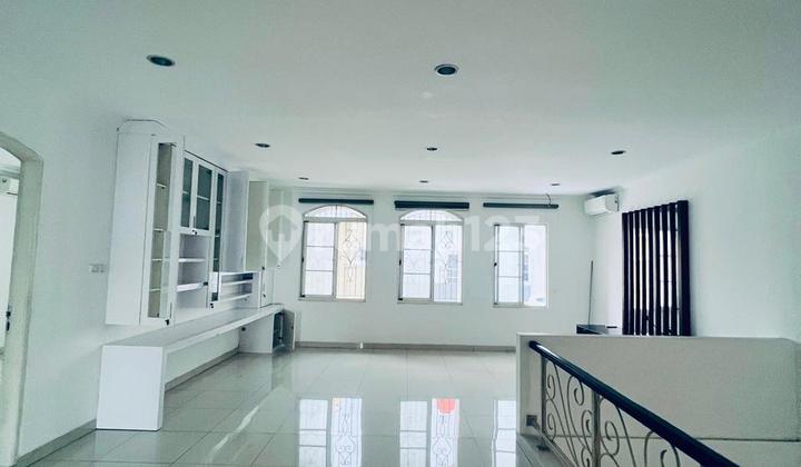 Dijual Murah Rumah Pik 1 Semi Furnish Lokasi Strategis
