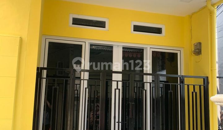 Ready-to-Live 2-Story House in a Strategic Location at Cempaka Warna Alley, Galur Selatan