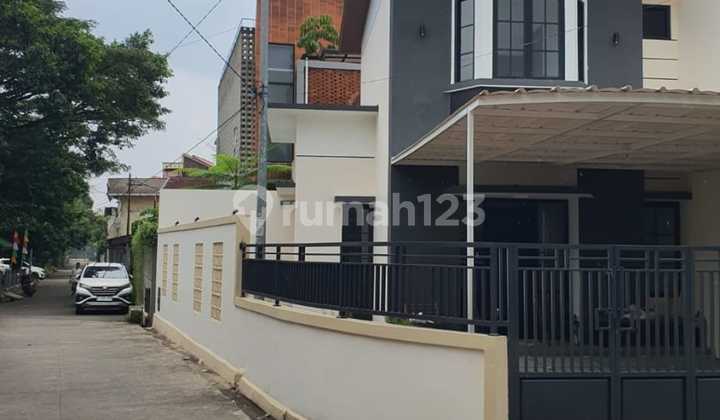 Rumah 2 lantai murah dalam komplek sayap margacinta buahbatu