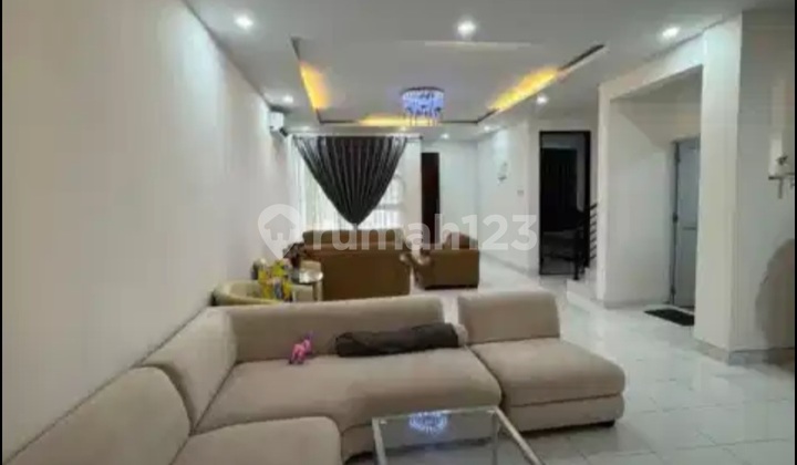 Dijual Rumah Royal Grande, Batam. Full Furnished Dijual Cepat Lokasi Super Strategis 2