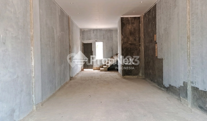 For Rent 3-Story Shop House in Kda Belian, Batam, Busy Area Near Industry, Campus & Hospital. 2