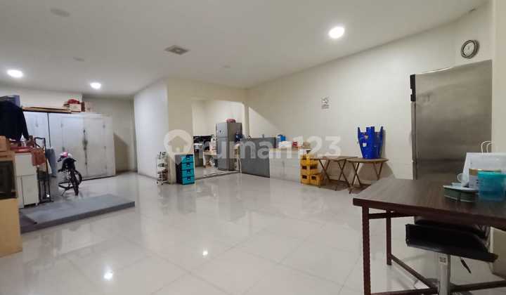 For Sale Jumbo Commercial Shop House 12x24m² in Kramat Jati, East Jakarta! Suitable for Pharmacy/Minimarket/Office. Close to PGC & UKI Toll Road. 2