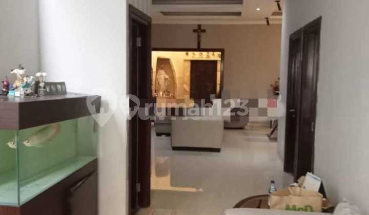 For Sale Meruya West Jakarta House: 5 BR, 2.5 Bath, SHM. Near Puri Indah & Airport 20 Minutes! 2