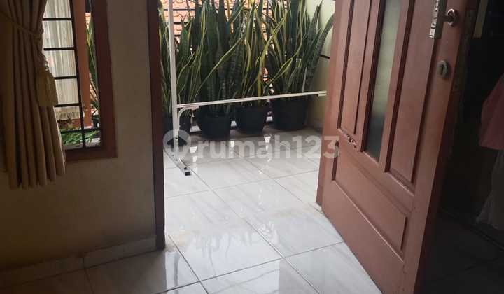 FOR QUICK SALE! Strategic 2-Story Hook House in Tangerang - Ideal for Business/Kost!