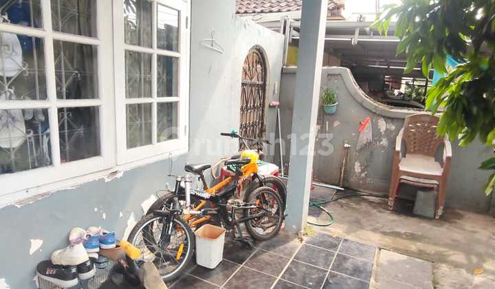 Dijual Cepat: Rumah Siap Huni di Komplek daerah Ciledug (LT 200m²), Sangat Potensial untuk Kos/Kontrakan Dijual Cepat: Rumah Siap Huni di Komplek daerah Ciledug (LT 200m²), Sangat Potensial untuk Kos/Kontrakan