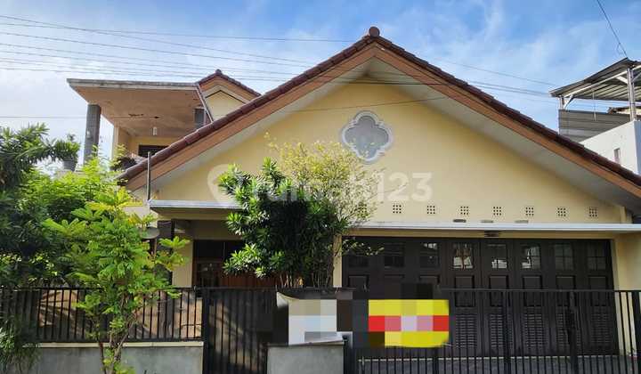 QUICK SALE! Spacious 238m² House (4 BR) in Tangerang - Near Culinary Center & Joglo Toll Access!