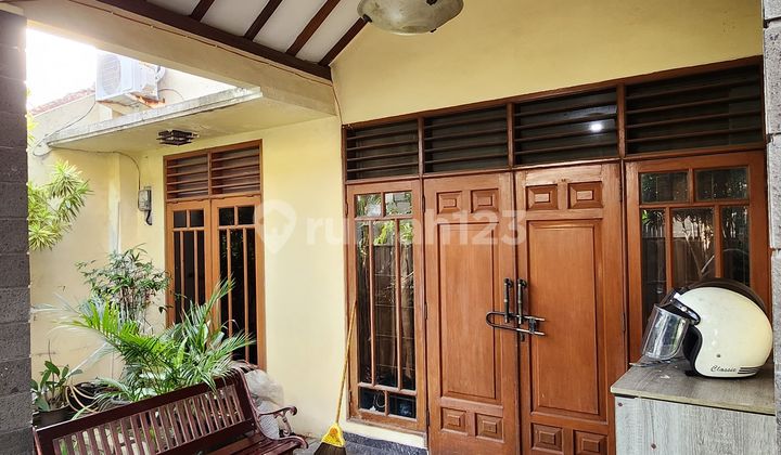 QUICK SALE! Spacious 238m² House (4 BR) in Tangerang - Near Culinary Center & Joglo Toll Access! 2