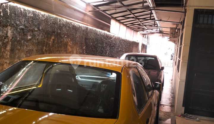 Investasi Properti Strategis! Tanah dan Bangunan Komersial di Ciledug, Dekat Bintaro & Graha Raya 2