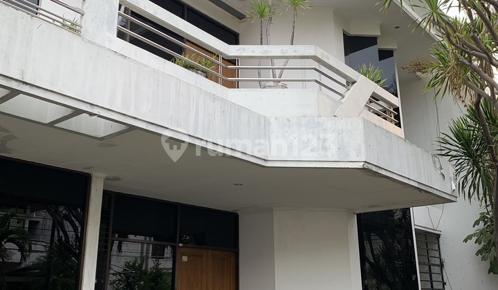 Dijual Rumah Mewah Di Manyar Kertoajo Belakang Layar Seafood