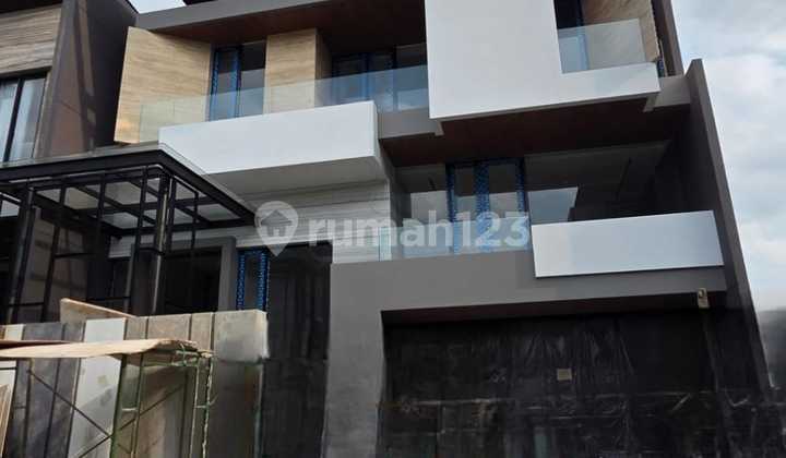 Rtn Dijual Rumah Mewah di Citraland Cluster Waterfront Surabaya