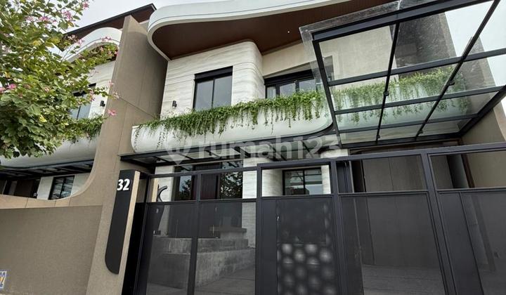 Adi Dijual Rumah Mewah Di Graha Famili Dekat Pakuwon Indah