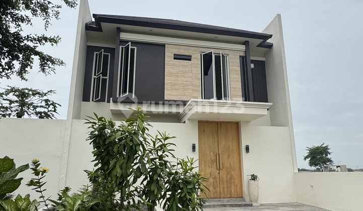 Dijual Rumahrasa Villa di Greenland Siap Huni 2 Lantai
