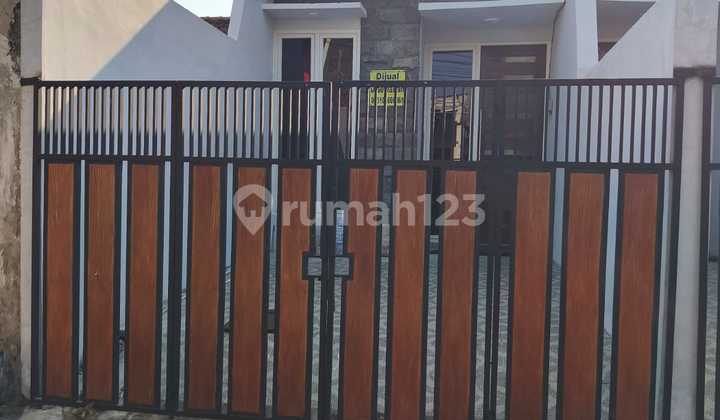 House for Sale Super Cheap Still New in Dukuh Setro