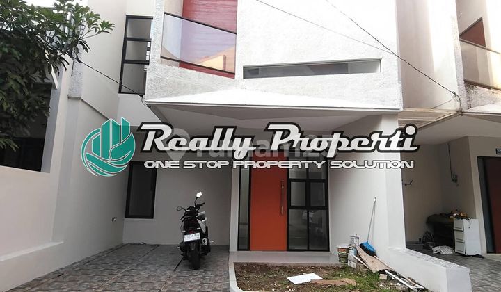 Dijual Rumah Model Origami Japanese 2 1/2 Lantai Dalam Cluster Jatibening Baru