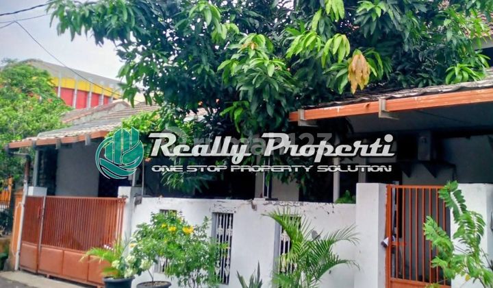 For Sale House in Complex Strategic Location in Pekayon South Bekasi For Sale House in Complex Strategic Location in Pekayon South Bekasi