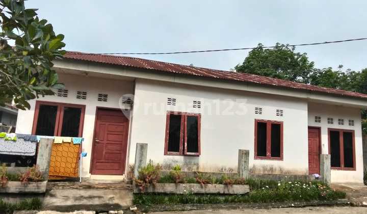 Dijual Rumah 1 Lantai Dengan Ukuran Lahan 15 X 15 M, Berada Di Lokasi Strategis Sidomulyo Barat, Panam, Pekanbaru. Sangat Cocok Untuk Hunian Keluarga Besar, Rumah Kontrakan, Ataupun Investasi Properti.spesifikasi Bangunan- Jumlah Lantai: 1- Kamar Tidur: 7