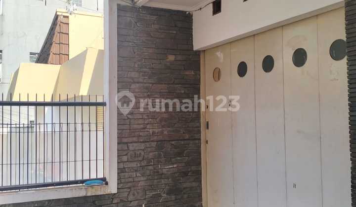 Disewakan Rumah Strategis untuk Usaha,Daerah Cipaganti 2