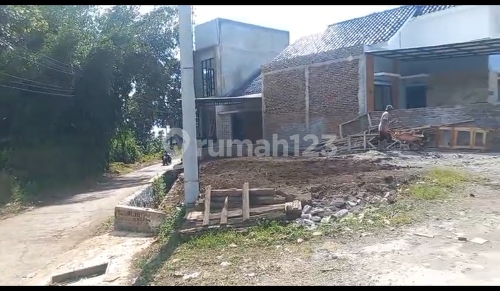 For Sale House in Cluster Near Setiabudhi Regency 2