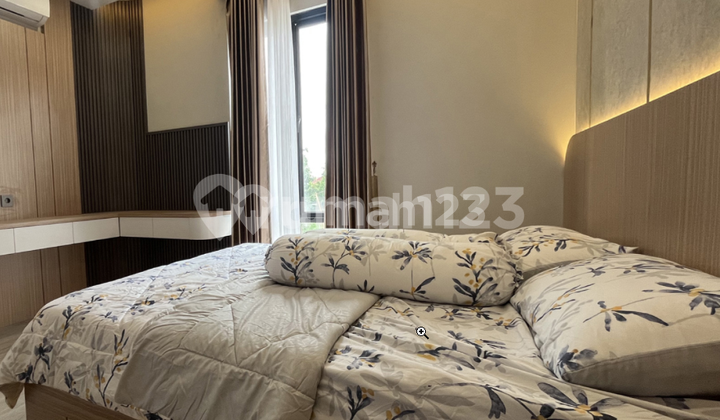 Rumah 3 Lantai Pake Lift Paling Murah, 5 Kamar Tidur 5 Kamar Mandi