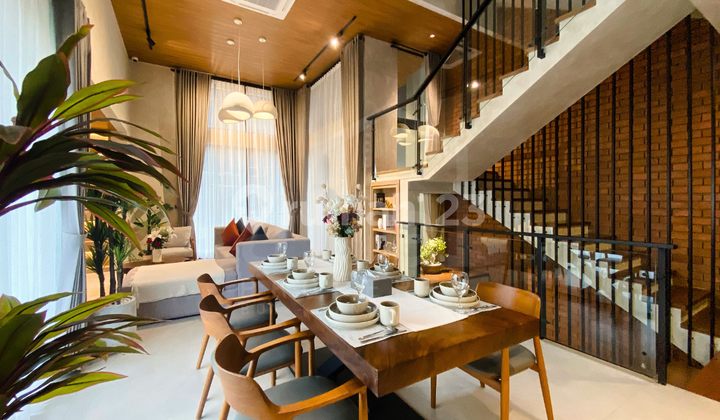 Di Jual Rumah 4 LT, Ada Lift, Area Wijaya Strategis Di Jual Rumah 4 LT, Ada Lift, Area Wijaya Strategis