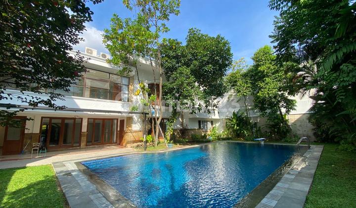 For Rent House in Strategic SCBD Location, with Private Pool. For Rent House in Strategic SCBD Location, with Private Pool.