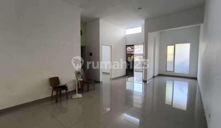 Rumah Terawat Griya Kebraon Utama - Lt 136M², 1,7M Nego 2