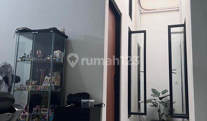Strategic House in Rungkut Mjoyo, Suitable for Investment