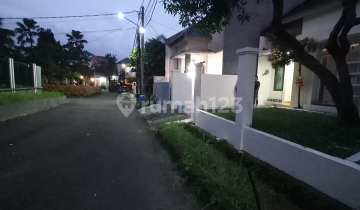 Nice House in Bella.casa Residence Housing, Depok. Close to Indobesia University (Ui) 2