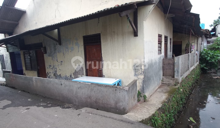 Rumah Kontrakan 6 Pintu Dijual Cepat. Depok Timur. Dekat Sman 2