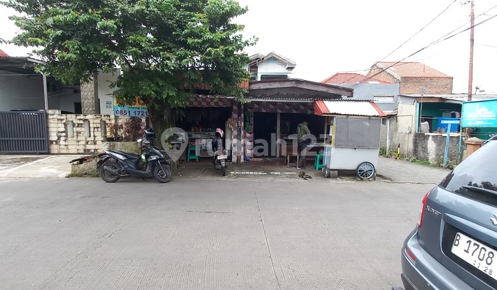 For Sale Hook House on Main Road. Front Road Width 5 M, Flood-Free 2