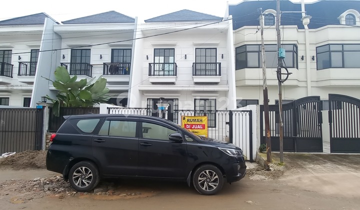 Beautiful Modern House in Depok, Flood-Free Guarantee, in Grand Depok City, Good House Beautiful Modern House in Depok, Flood-Free Guarantee, in Grand Depok City, Good House