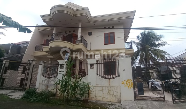 Sawangan House, Depok, Buy Land Get New Luxury House Renovated Nice House. Certificate of Ownership. Luxury Hook House, in the Hills.