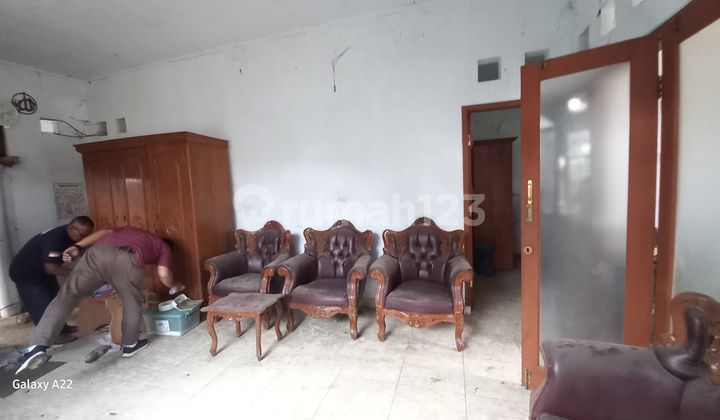 Rumah Bagus Sangat Murah. Jauh di Bawah NJOP dan Dibawah Harga Pasaran. 900 M Saja ke Trans Jakarta