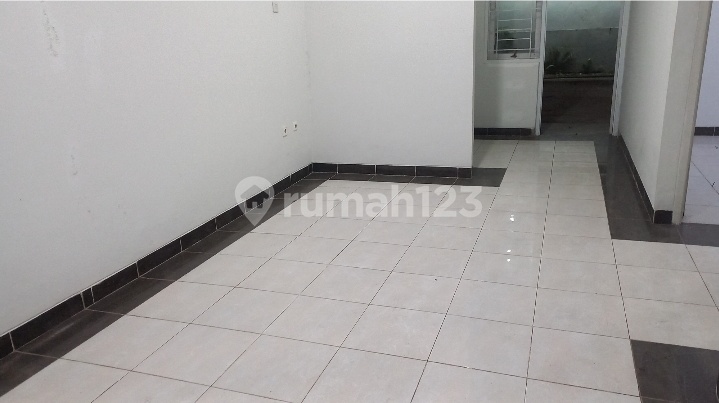 Dijual Rumah Dibawah NJOP. Lokasi Sawangan Depok. Hanya 900 Meter ke Trans Jakarta ( Tj ) Dijual Rumah Dibawah NJOP. Lokasi Sawangan Depok. Hanya 900 Meter ke Trans Jakarta ( Tj )