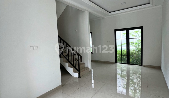 Rumah 2 Lantai Mewah dan Bagus Lokasi Stategis