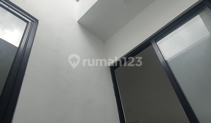 Rumah Mewah 2 Lantai Lokasi Strategis Harga Terjangkau Sertifikat Shm 2