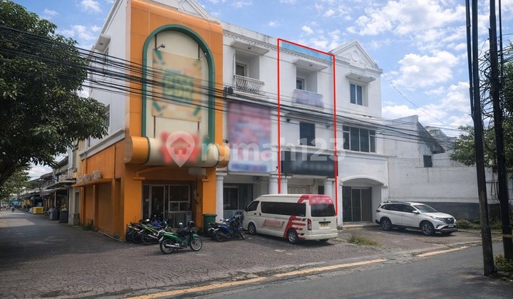 Disewakan Ruko Premium 3 Lantai di Area Bisnis & Kuliner Seturan Raya Lokasi Strategis