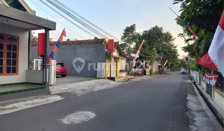 Strategic Homestay 15 Minutes to UGM, Investment in the Heart of Sleman