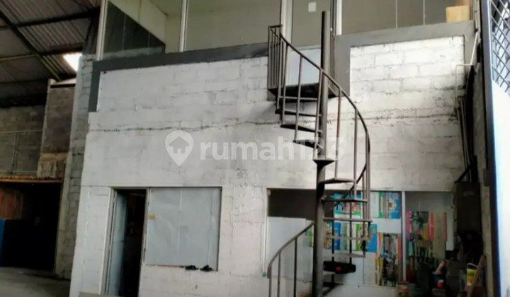 Ready-to-use warehouse & residence, Jl Magelang km 13 Sleman.