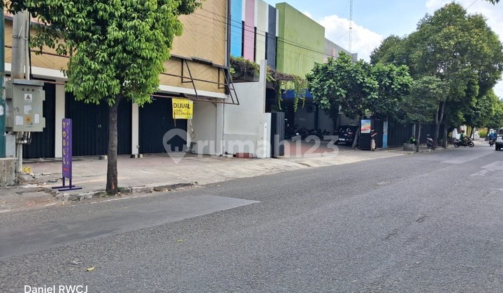 2-Story Shophouse Location Taman Siswa, Mergangsan, Yogyakarta 2-Story Shophouse Location Taman Siswa, Mergangsan, Yogyakarta