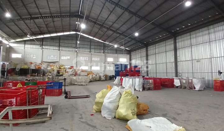 Strategic 2000 m² Warehouse on Jl Imogiri Barat Sewon Bantul