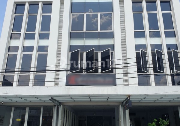For Rent: 4-Story Building on Jln Pakuningratan, Office/Clinic/Business