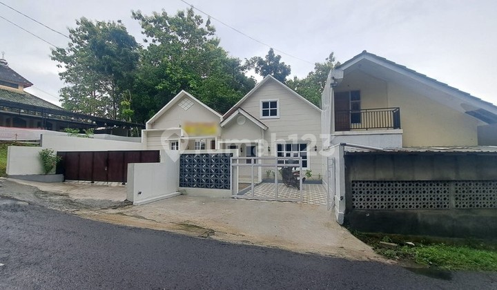 Modern Minimalist House Kasihan Bantul 15 Minutes to Jogja Center 2