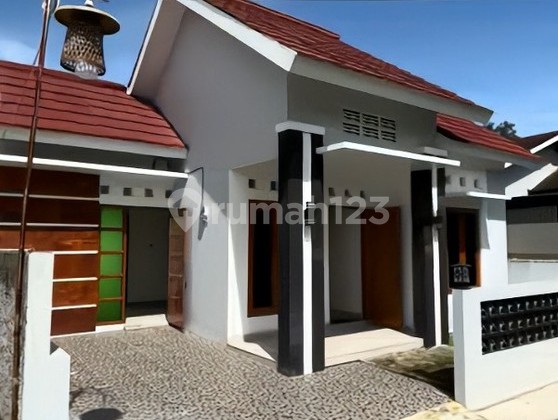 Strategic Minimalist House Near UII Campus Kaliurang Sleman